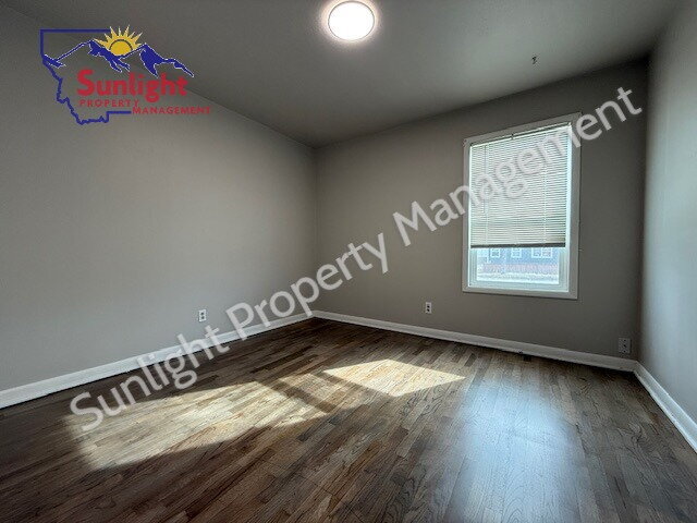 Foto del edificio - 2 Bed 1 Bath Apartment