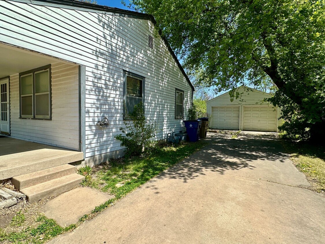 Foto principal - 854 S Fountain St