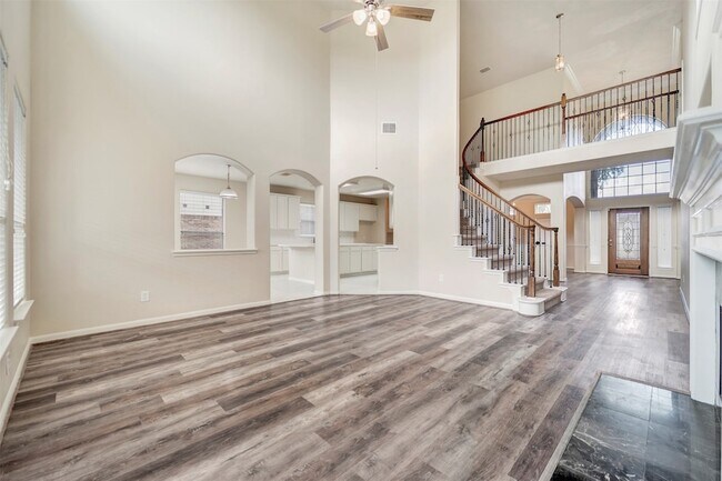 Foto del edificio - 8215 Still Oak Ln