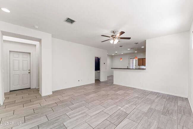 Foto del edificio - 3881 E Narrowleaf Dr