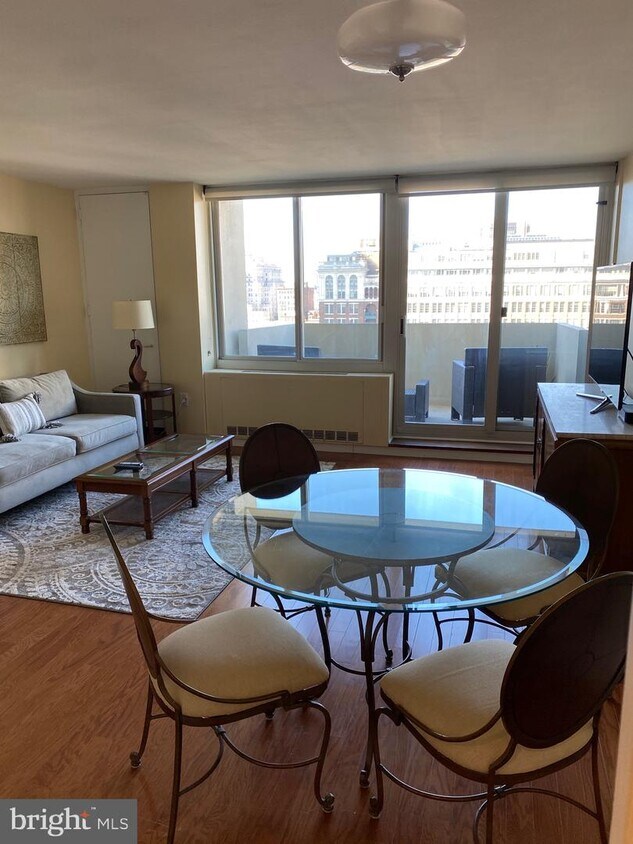 60436 S Washington Square Unit 1610, Philadelphia, PA 19106