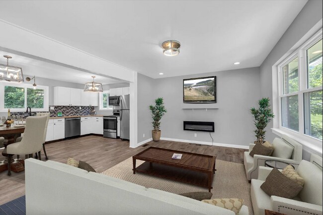 Building Photo - 504 Isbill Rd