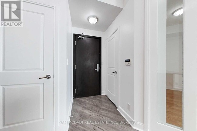 Building Photo - 70 Absolute Ave