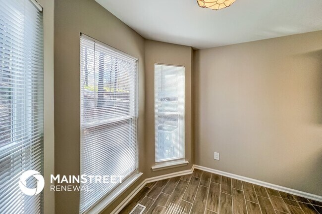 Foto del edificio - 291 Shoal Creek Cir