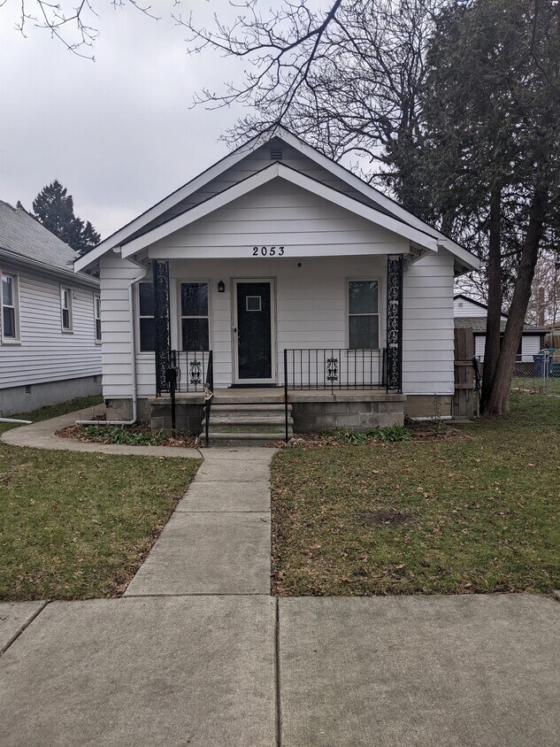 2053 Austin Ave, Lincoln Park, MI 48146 House for Rent in Lincoln