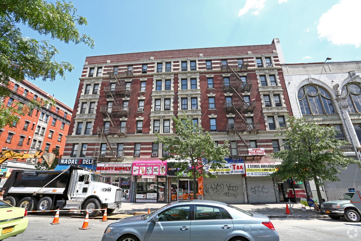 Building Photo - 3570-3576 Broadway