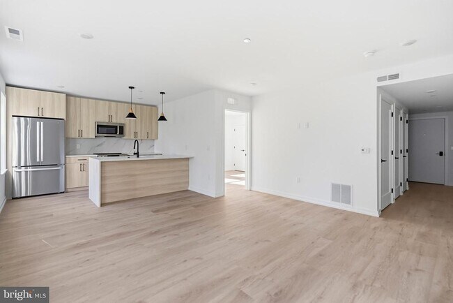 Building Photo - 209 New St