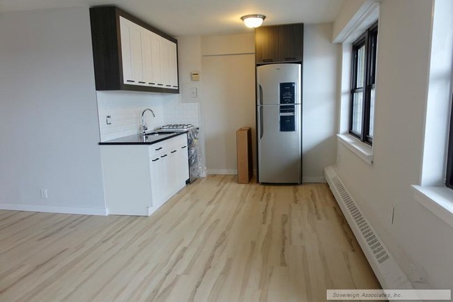 Kitchen Area - 1370 Saint Nicholas
