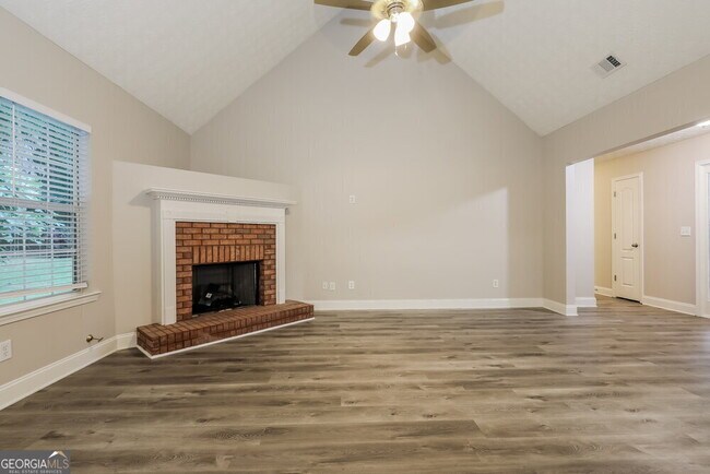 Foto del edificio - 208 Pebble Creek Dr