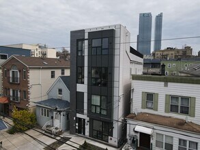 Building Photo - 66 Corbin Ave