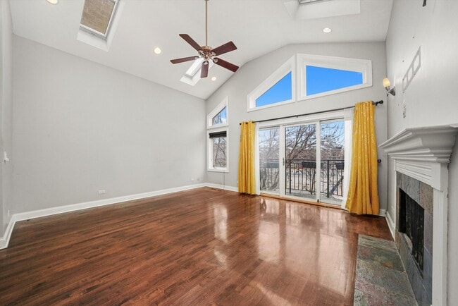 Foto del edificio - 2430 W Iowa St