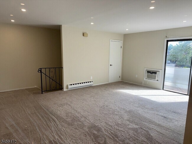 Foto del edificio - 3102 Cromwell Ct