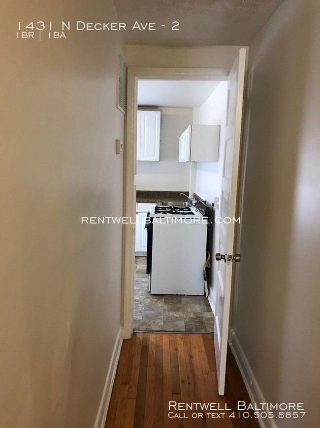 Foto del edificio - 1431 N Decker Ave