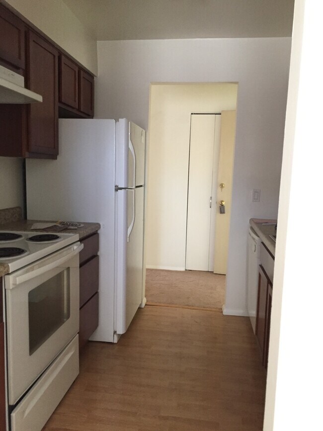 Building Photo - 912 Cherry Hill Dr