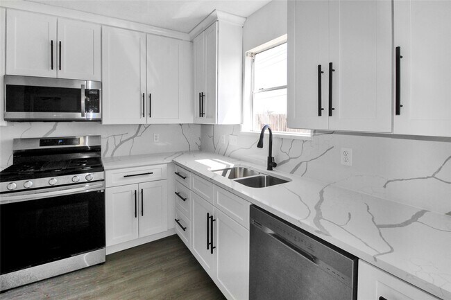 Foto del edificio - 511 Chaseway Dr