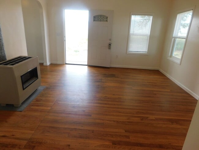 Building Photo - Country Living in Fruita