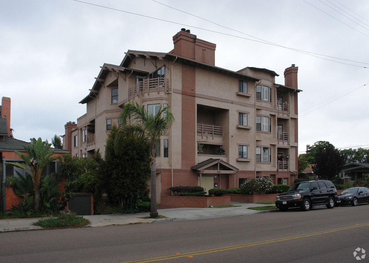 Building Photo - 909 Sutter St
