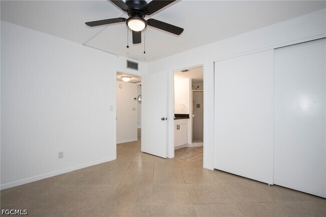 Foto del edificio - 1083 Forest Lakes Dr