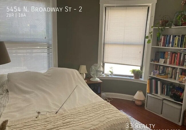 Building Photo - Gorgeous 2 bed 1 bath in the Edgewater area