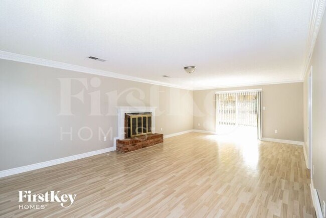 Foto del edificio - 8203 Walnut Grove Rd