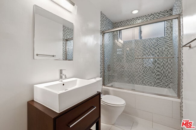 Foto del edificio - 931 N Alfred St