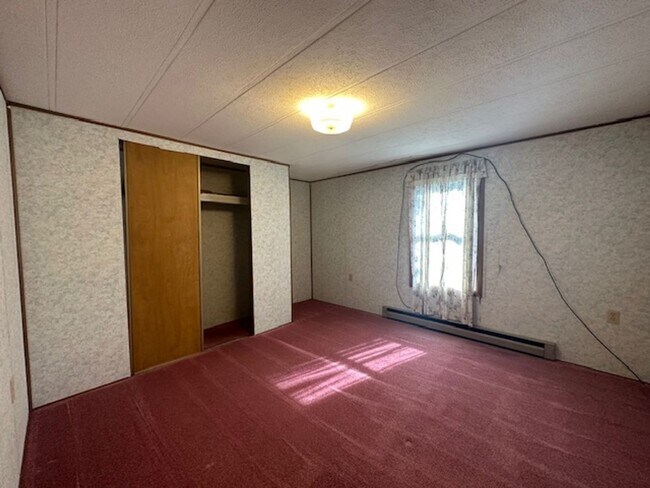 Foto del edificio - 2 Bed 1 Bath Nice Yard!