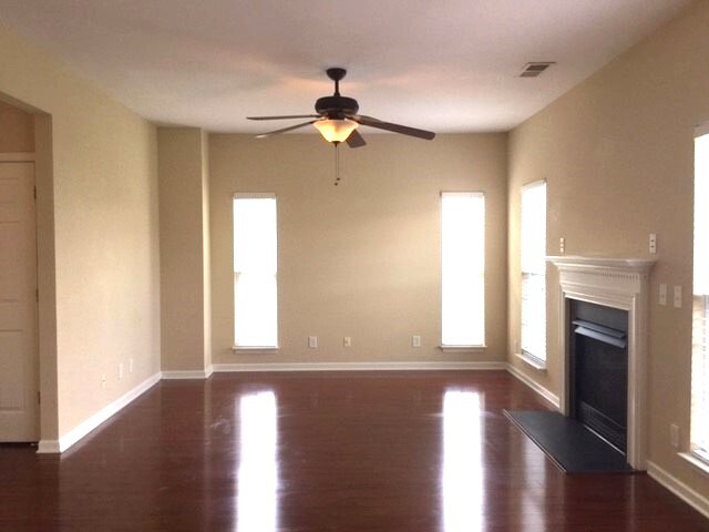 Building Photo - 690 Triple Crown Ct