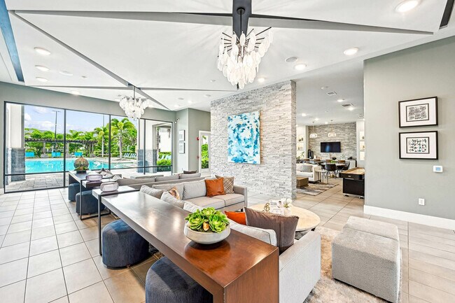 Casa club 2 - Halston Waterleigh