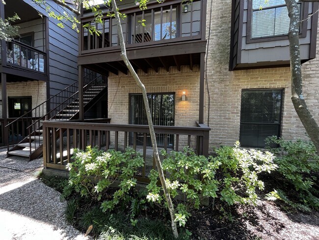 Building Photo - 11711 Memorial Dr