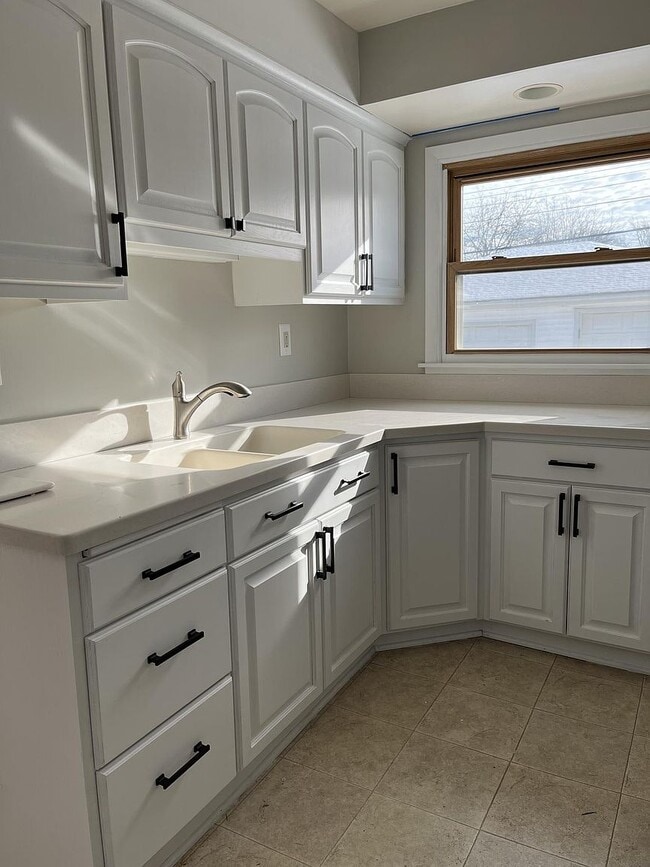 Building Photo - 2509 Delaware Ave