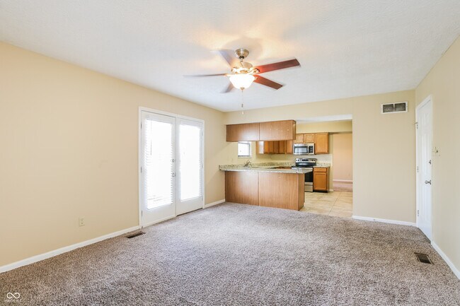 Building Photo - 1663 Rogers Cir