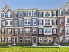 Building Photo - 642 Brookwood Glen Terrace