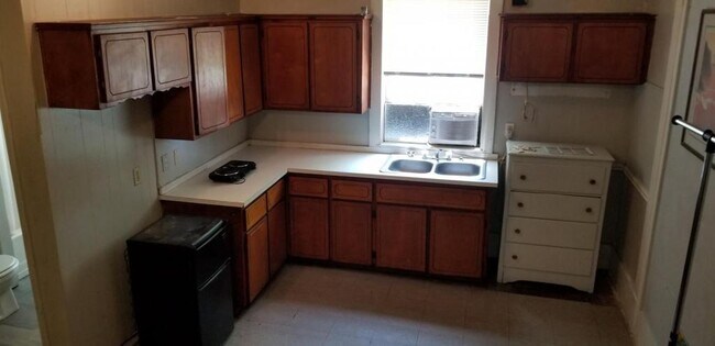 Building Photo - 706  N.18th St Fort Smith, AR 72901
