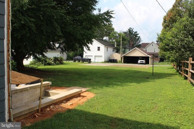 Building Photo - 508 Chatham St