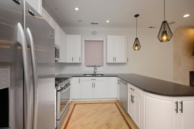 Foto del edificio - 1523 W Huron St