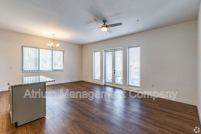 Building Photo - 100 N Dewey St