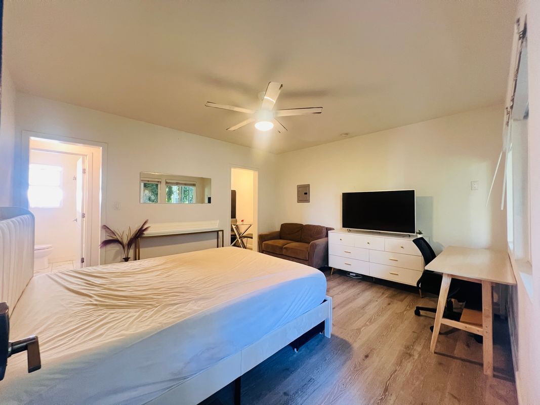 Foto principal - 5525 Harold Way