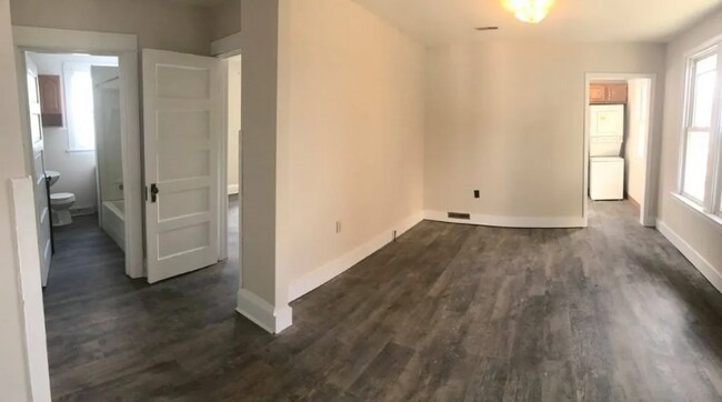 Foto del edificio - 104 N 8th St