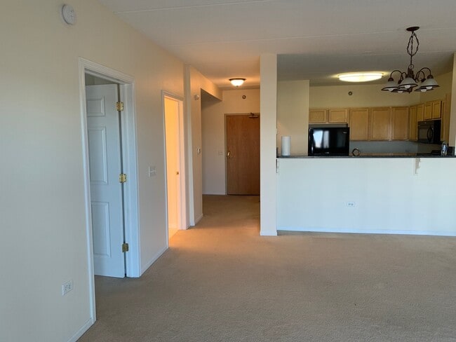 Building Photo - 440 W Mahogany Ct
