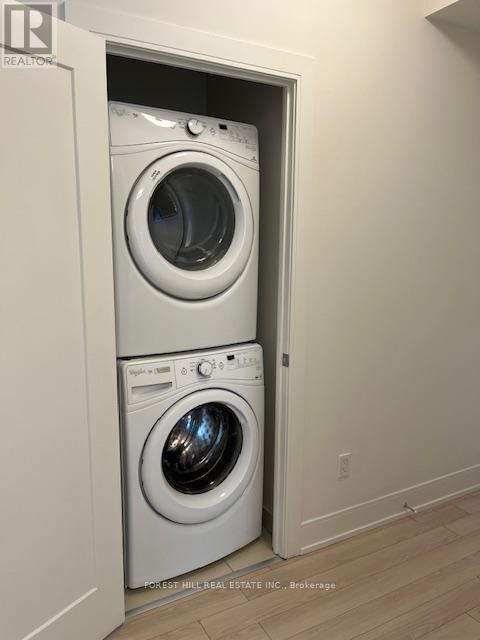 Building Photo - 310 Tweedsmuir Ave