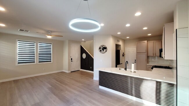 Building Photo - 8360 Creek Canyon Ave