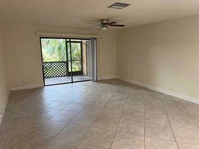 Foto del edificio - 1303 Lakeview Dr E