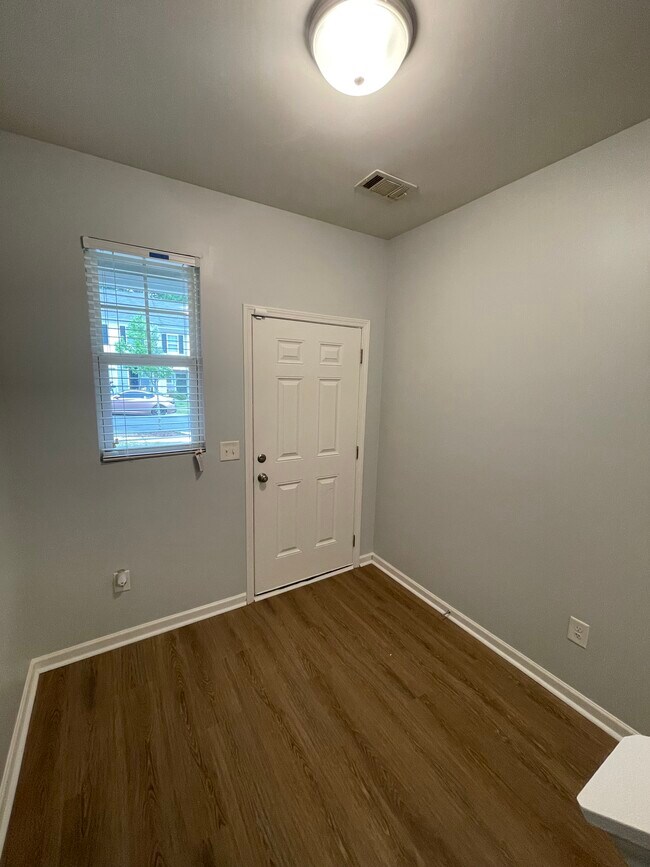 Foto del edificio - 6367 Kennonbriar Ct