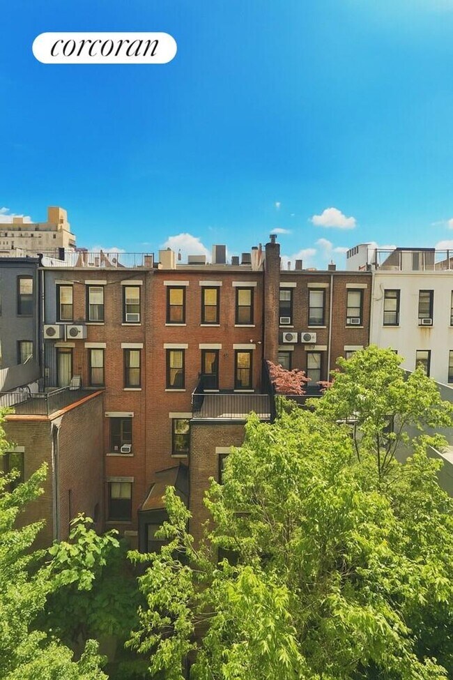 Building Photo - 30 W 90th St