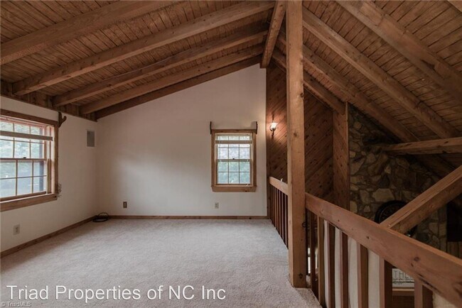 Building Photo - 2 br, 2 bath House - 3694 SE School Rd