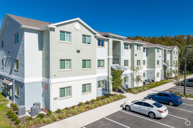 8128 Tanager Square, Nuevo Port Richey, Florida - Tanager Square Apartments