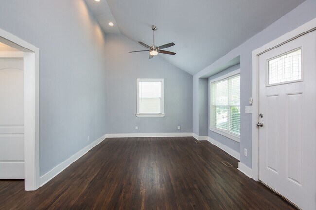 Foto del edificio - Charming 1950's East Nashville Bungalow Wi...