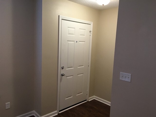 Foto del edificio - 1 Holly Springs Cir