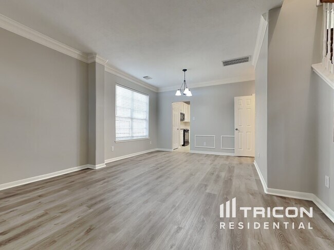 Foto del edificio - 9003 Cypress Square Dr