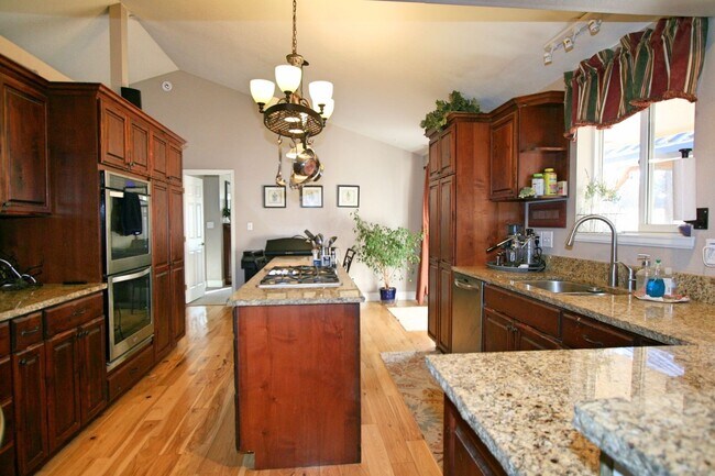 Foto del edificio - Beautifully Updated Black Forest Rancher on 5 Acres!